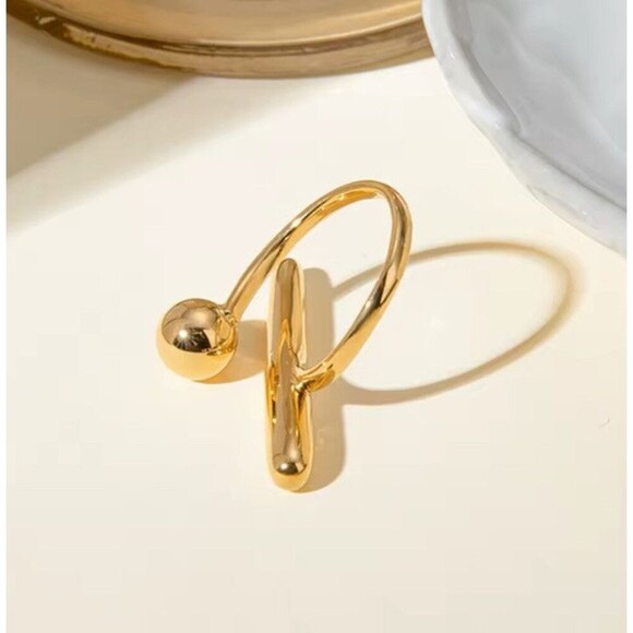 BRUTALIST GEOMETRIC STAINLESS STEEL GOLD TONE RING WOMENS 8 Adjustable - Picture 2 of 3